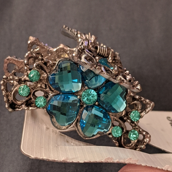 NWT! GORGEOUS Hair Clip - Picture 7 of 11